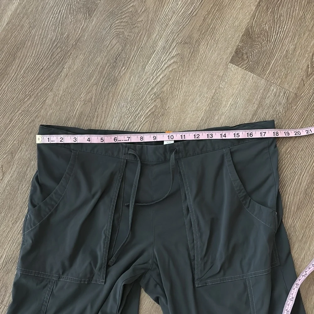 Lucy Women’s pants. Size M. - Picture 7 of 9
